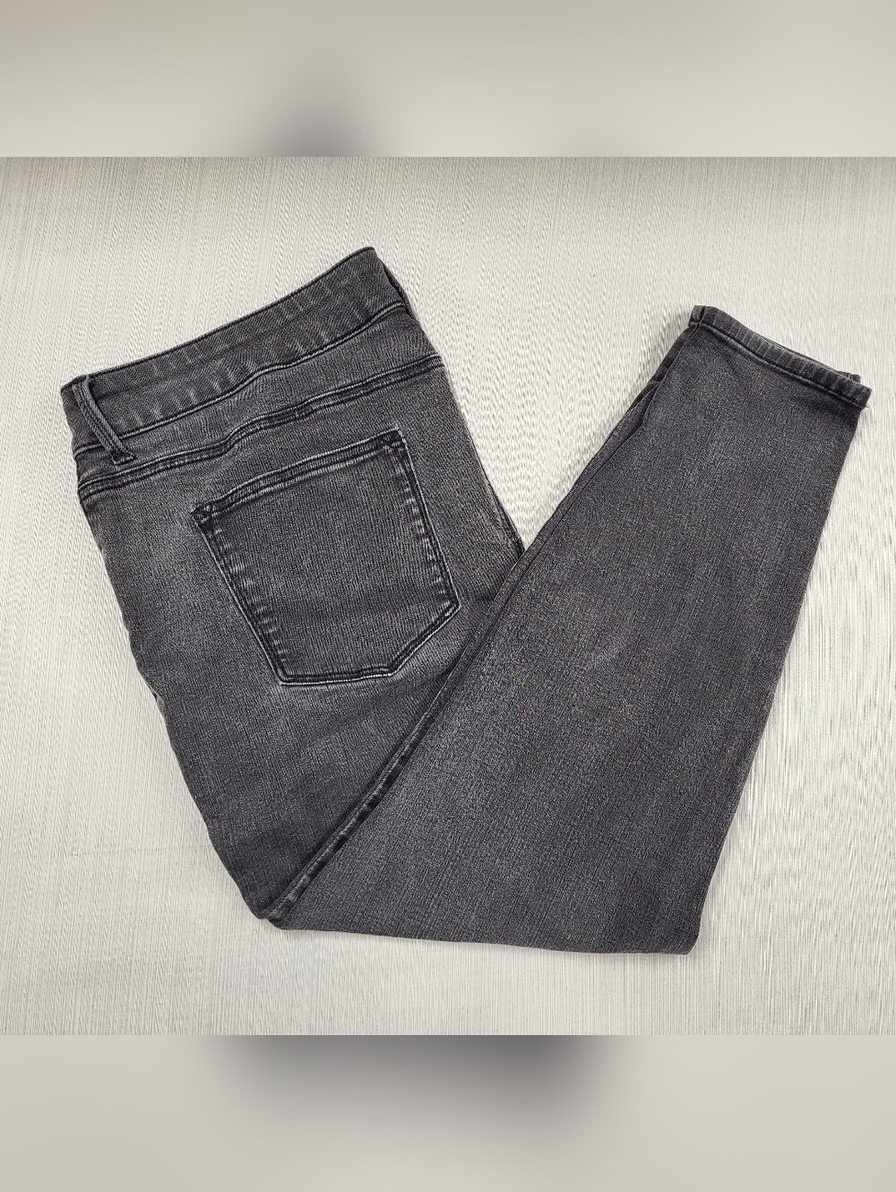 Maurices Jeans Women’s Size 22W Short Black Tapered Leg Mid Rise Black Jeans
